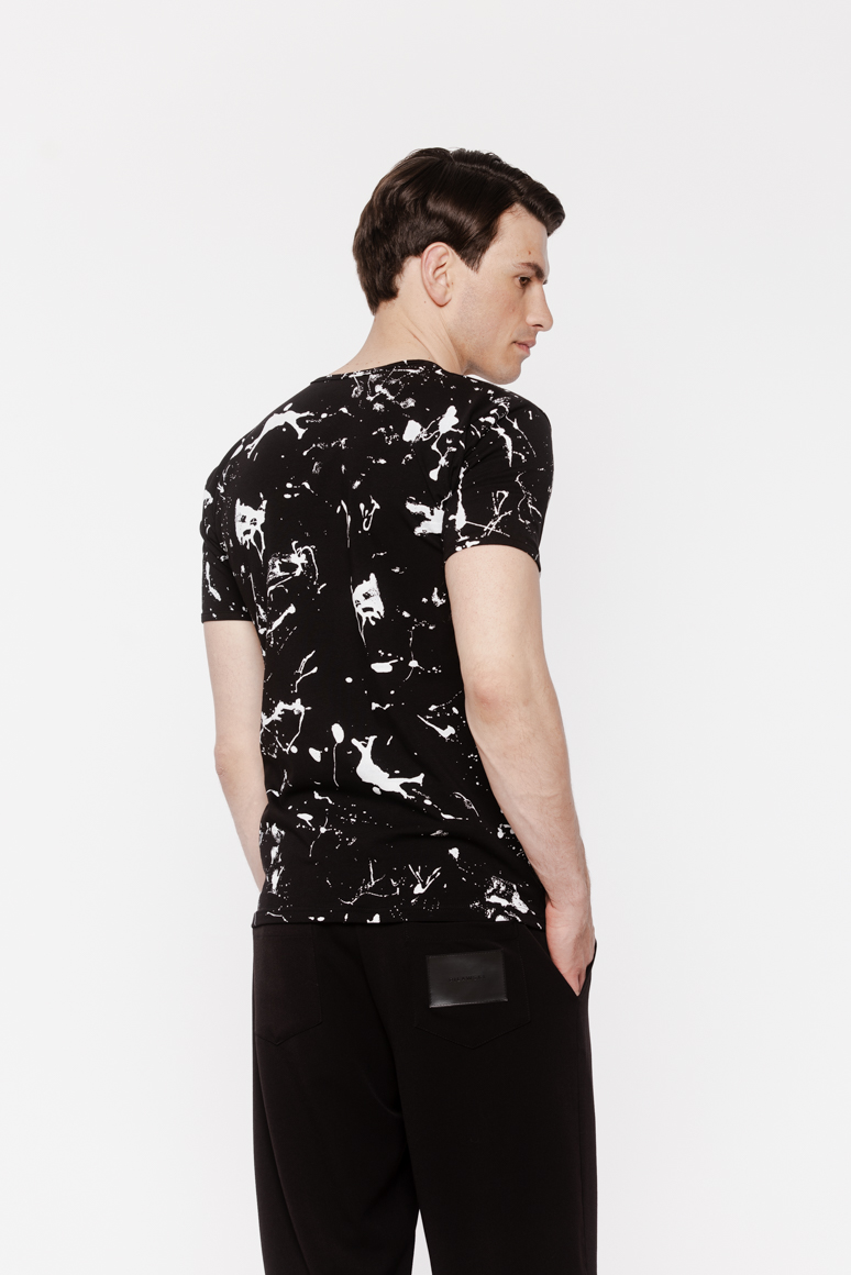 T-SHIRT CZARNY W PRINT MĘSKI - obrazek 3
