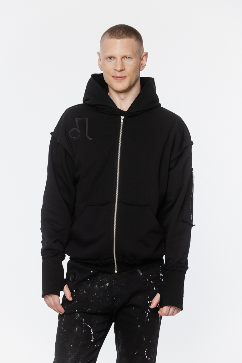 BLUZA Z CZARNYM HAFTEM LOGO MĘSKA - obrazek 4