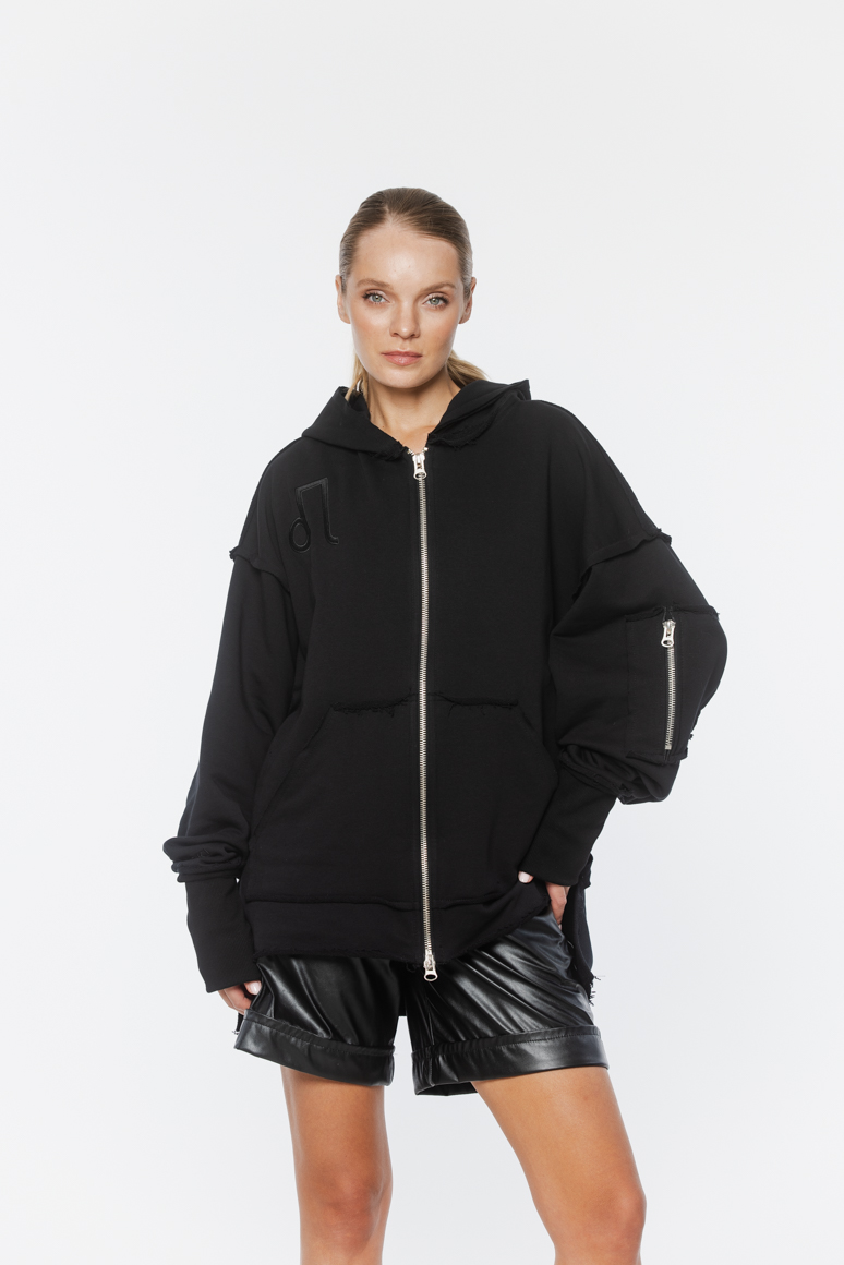 BLUZA Z CZARNYM HAFTEM LOGO DAMSKA - obrazek 4